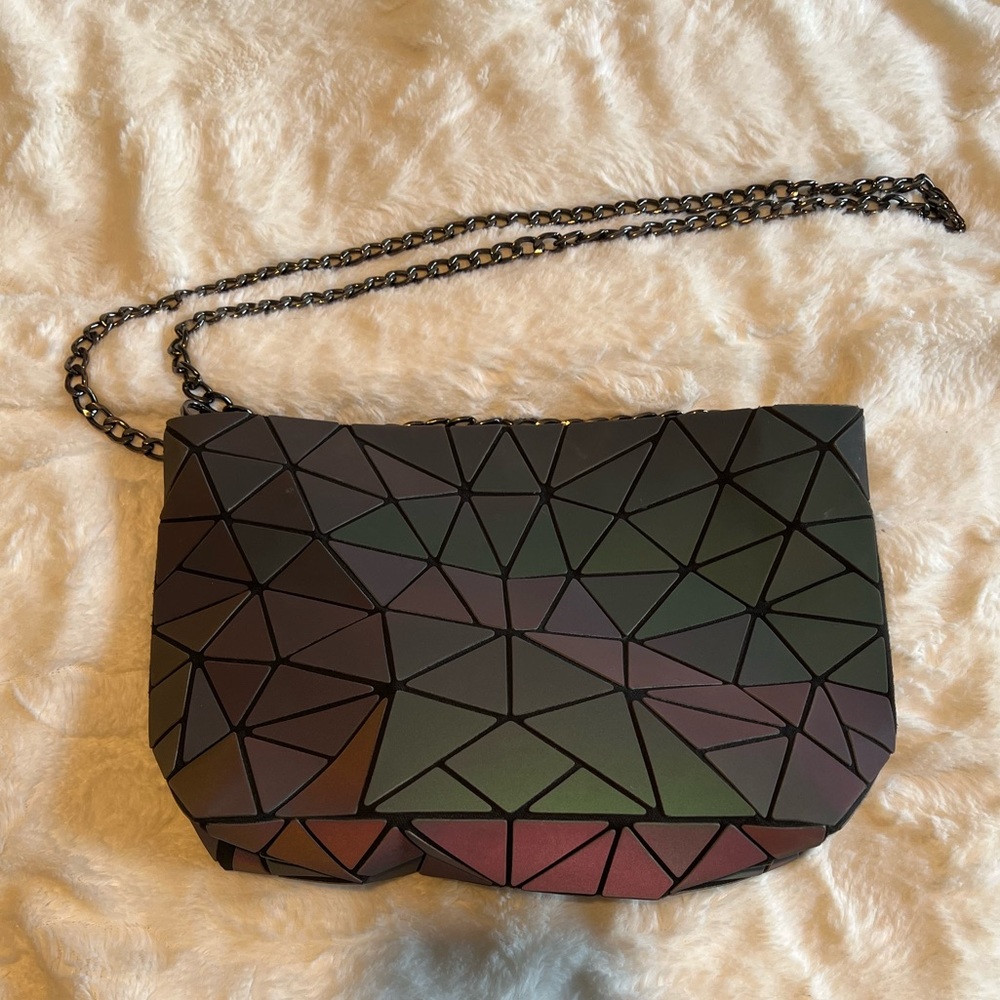 Loveook geometric luminous crossbody purse
